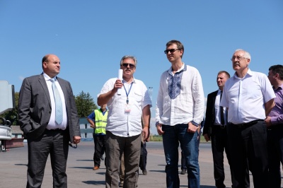 Міністр Омелян заявив, що аеропорт «Чернівці» активно розвивається