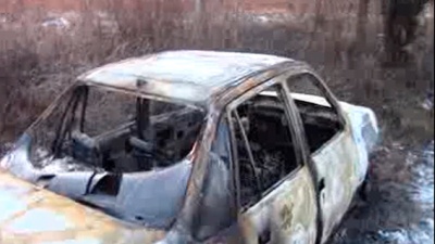 На Буковині пасажир побив таксиста, авто вкрав і спалив