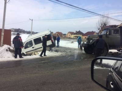 Пограбування обмінника, "де брати зброю" та ДТП з лісовозом. Найголовніші події Буковини за минулу добу