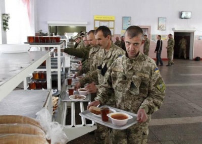 Українським військовим обіцяють шведські столи