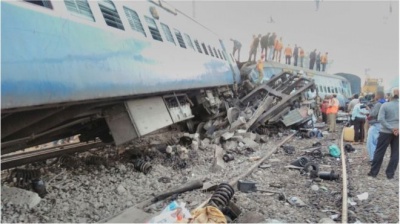 В Індії потяг зійшов з рейок. Щонайменще 36 осіб загинули