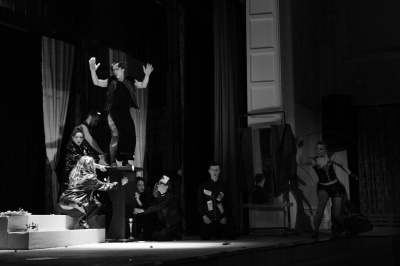 Театр "Темп" презентував нову треш-виставу у Чернівцях (ФОТО)