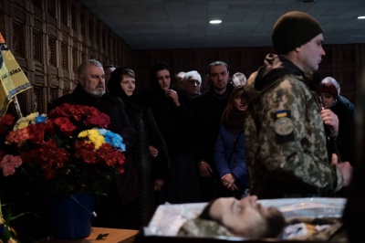 Чернівці прощаються із загиблим Героєм Леонідом Дергачем (ФОТО)