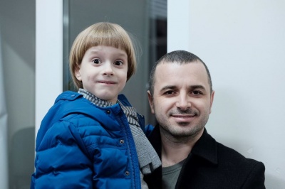 У Чернівцях відкрили виставку хлопчика-аутиста Данила Гулька (ФОТО)