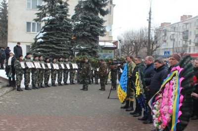 У Чернівцях мітингом і молебнем вшанували пам’ять загиблих в Афганістані