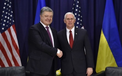 Порошенко запевнив, що Україна залишається одним з пріоритетів США