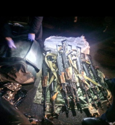 В Одесі затримали чоловіка, який збирався везти на Майдан 12 автоматів та гвинтівку