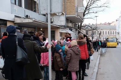 Голосування за кредит на тролейбуси, транспортний колапс і конфлікт на заправці. Найголовніші новини Буковини за минулу добу