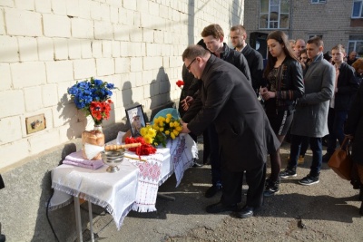 У Чернівцях відкрили меморіальну дошку загиблому учаснику АТО Вадиму Ситнікову (ФОТО)