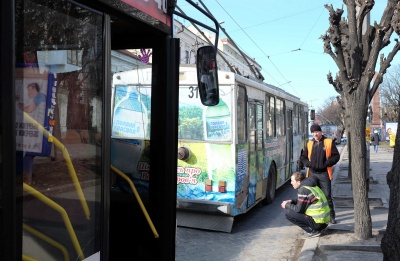 Тролейбусники у Чернівцях не страйкують – то щодня ламається до 30 машин