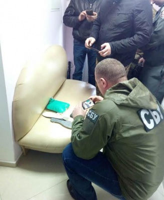 СБУ викрила канал постачання наркотиків до Чернівецького СІЗО (ФОТО)