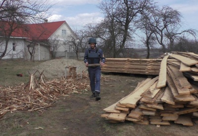 Буковинець знайшов снаряд у бойовому стані на своєму подвір'ї