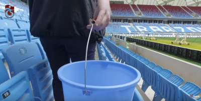 Турецький клуб змусив свого вболівальника вимити 10 тисяч крісел