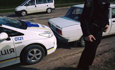 У Чернівцях «Жигулі» після ДТП врізались у авто патрульної поліції (ФОТО)