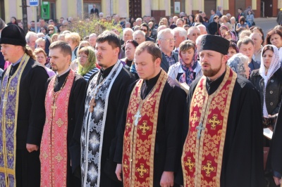 У центрі Чернівців молилися за мир і перемогу над агресором (ФОТО)