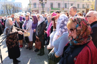 У центрі Чернівців молилися за мир і перемогу над агресором (ФОТО)