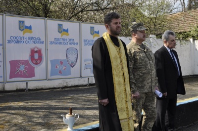 До армії з Буковини відправили першу “партію” призовників (ФОТО)