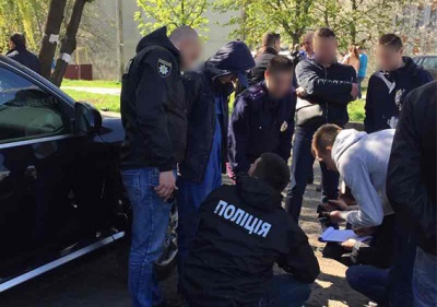 На Буковині поліція затримала групу озброєних квартирних крадіїв-"гастролерів"
