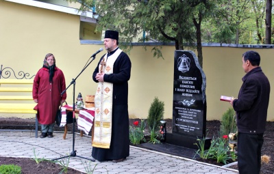 У райцентрі на Буковині відкрили пам’ятник чорнобильцям (ФОТО)