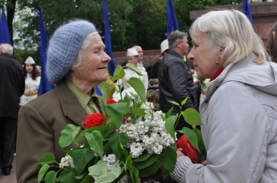 У Чернівцях відзначили День пам'яті і примирення і річницю перемоги (ФОТО)