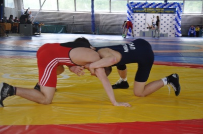 У Чернівцях відбирають борців на чемпіонат Європи з вільної боротьби