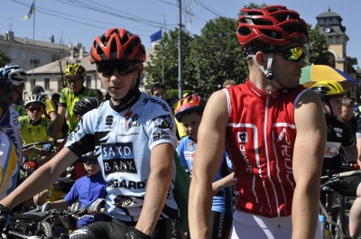 Понад півтисячі охочих взяли участь у велодні у Чернівцях (ФОТО)