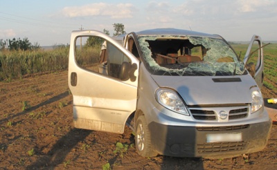 На Буковині перекинувся мікроавтобус - водій і пасажирка загинули на місці