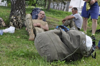 Із Чернівців на військові збори відправили майже 170 резервістів (ФОТО)