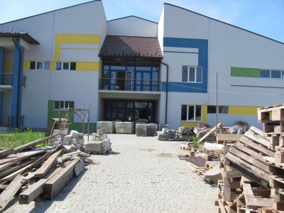 У Чернівцях будівництво дитсадка у Ленківцях планують завершити до вересня (ФОТО)