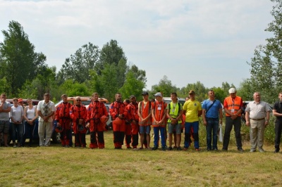 Команди волонтерів тренувалися рятувати людей на Пруті (ФОТО)
