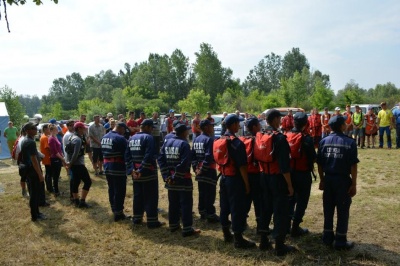 Команди волонтерів тренувалися рятувати людей на Пруті (ФОТО)