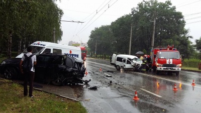 У Чернівцях поблизу "Кварцу" трапилося ДТП - є постраждалі (ФОТО)