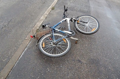 На Буковині "Фольксваген" на єврономерах збив 16-річного велосипедиста - в юнака перелом гомілки