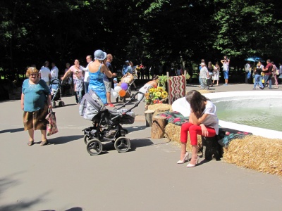 На Петрівському ярмарку мера не пускали через шлагбаум (ФОТО)