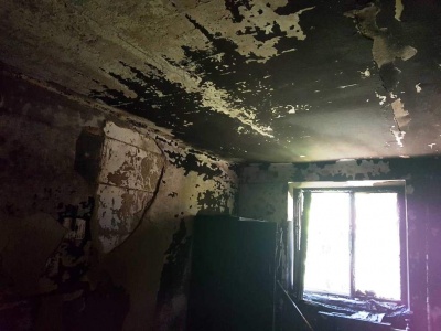 Внаслідок пожежі у Чернівцях мешканка будинку травмувалася і втратила свідомість (ФОТО)