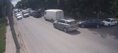 На вулиці Руській у Чернівцях трапилися дві ДТП - утворилися затори  (ФОТО)