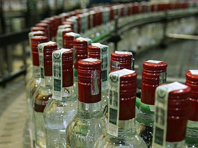 В Україні знову суттєво подорожчає алкоголь