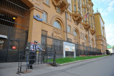 Посольства США в Росії призупиняють видачу неімміграційних віз