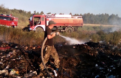 У Сторожинці загорілося сміттєзвалище (ФОТО)