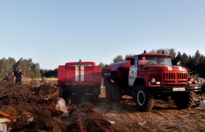 У Сторожинці загорілося сміттєзвалище (ФОТО)