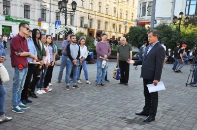 У Чернівцях журналісти вшанували пам’ять Георгія Гонгадзе і закликали колег до згуртованості (ФОТО)