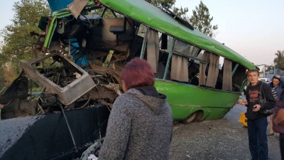 На Харківщині автобус врізався у стовп - 23 людей постраждали