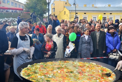 У Чернівцях яєчнею нагодували майже двісті людей (ФОТО)