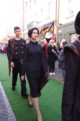 Моделі у Чернівцях демонстрували нову колекцію зимового одягу (ФОТО)