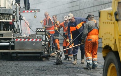 Міністр інфраструктури визнав, що дороги відремонтувати не встигають