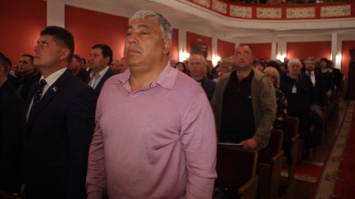 Депутата Чинуша, який критикує владу, помітили на зборах БПП у Чернівцях (ФОТО)