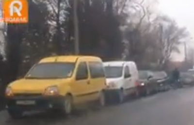 Масова ДТП у Чернівцях: на Галицькому Шляху зіткнулися 5 автомобілів (ВІДЕО)