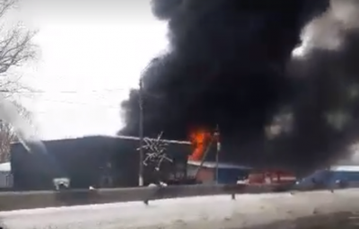 З’явилося відео з масштабної пожежі на Калинівському ринку в Чернівцях