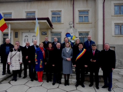 Делегація Чернівецької області в Румунії вшанувала пам’ять Тараса Шевченка