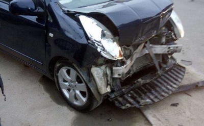 У Черніцях зіткнулися дві автівки: водійку однієї з машин забрали до лікарні (ФОТО)